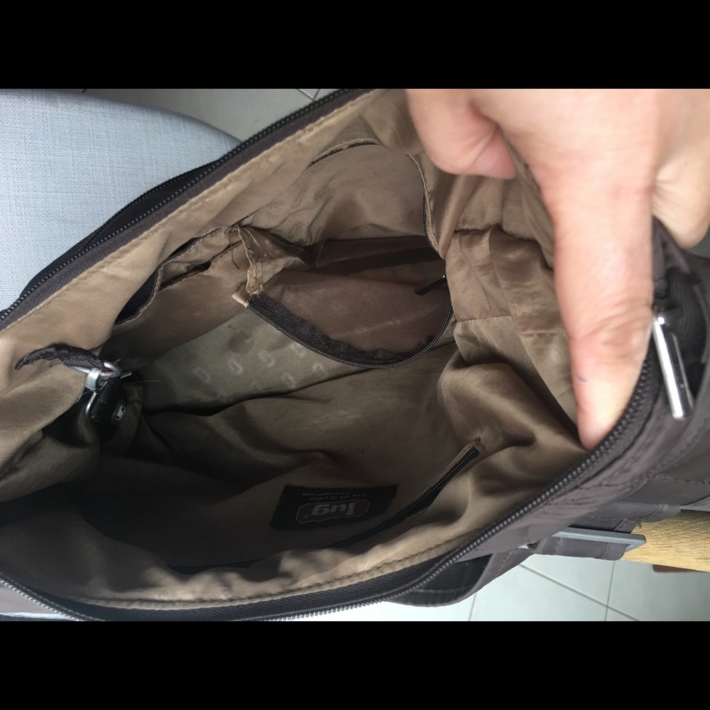 Lug Crossbody